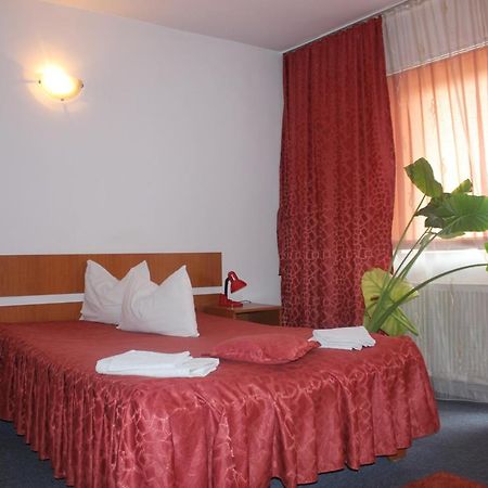 Riviera Valceana Bed & Breakfast Râmnicu Vâlcea Dış mekan fotoğraf