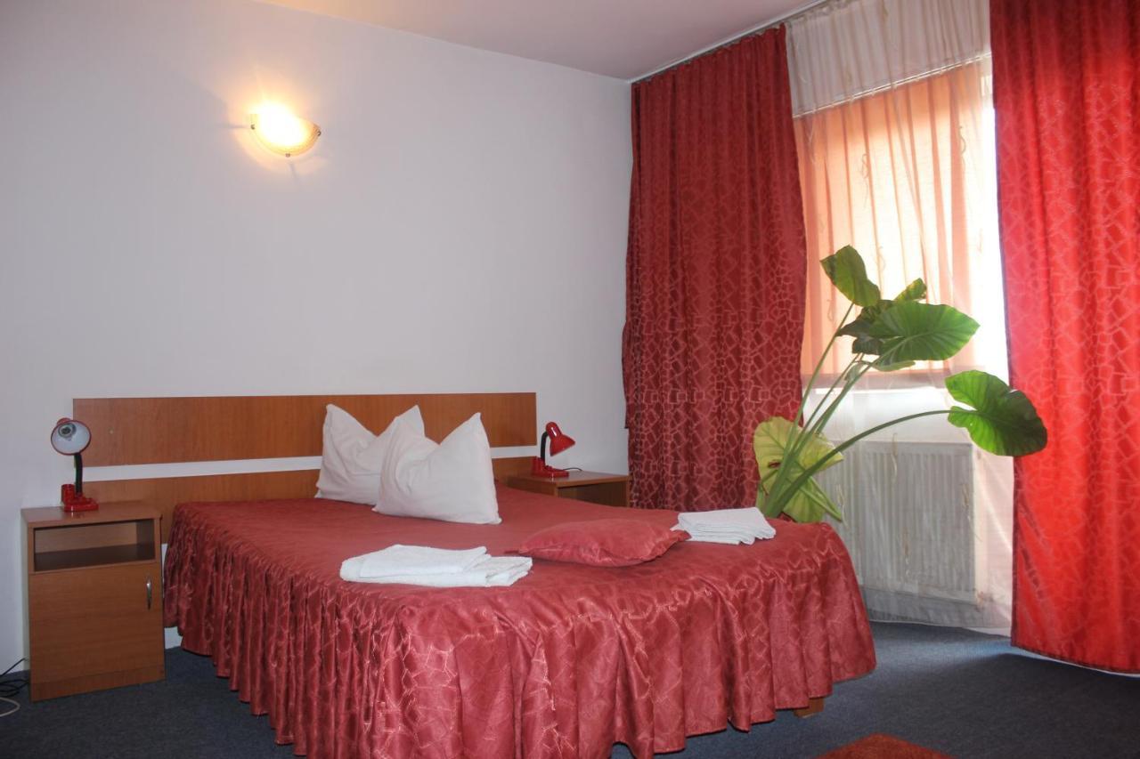Riviera Valceana Bed & Breakfast Râmnicu Vâlcea Dış mekan fotoğraf