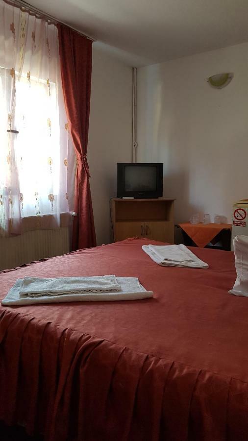 Riviera Valceana Bed & Breakfast Râmnicu Vâlcea Dış mekan fotoğraf