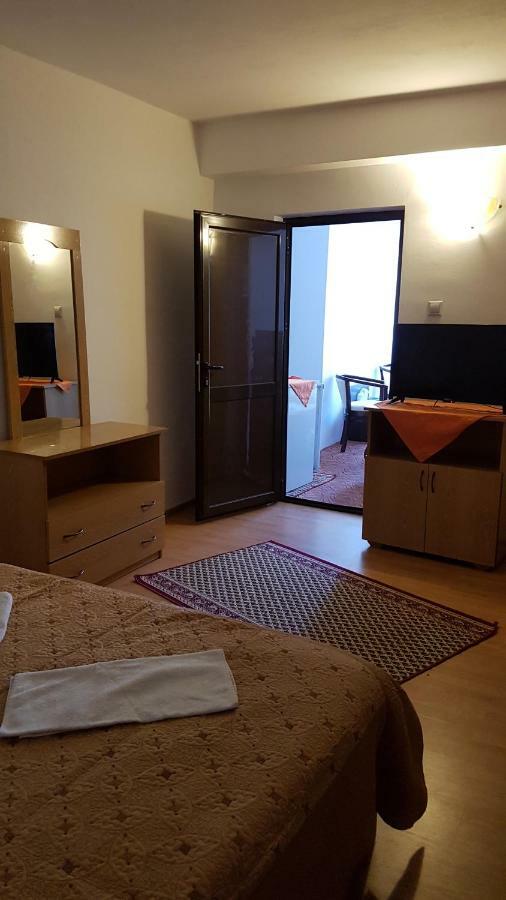 Riviera Valceana Bed & Breakfast Râmnicu Vâlcea Dış mekan fotoğraf
