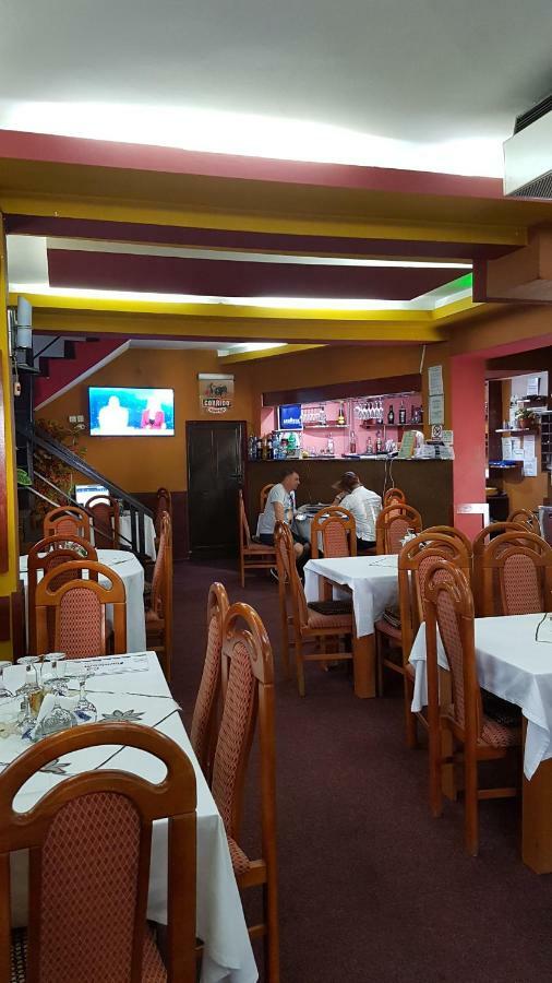 Riviera Valceana Bed & Breakfast Râmnicu Vâlcea Dış mekan fotoğraf